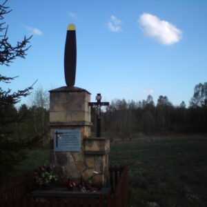 Olszynki - pomnik lotników
