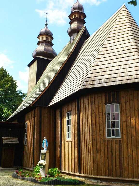 Stróża - Kościół